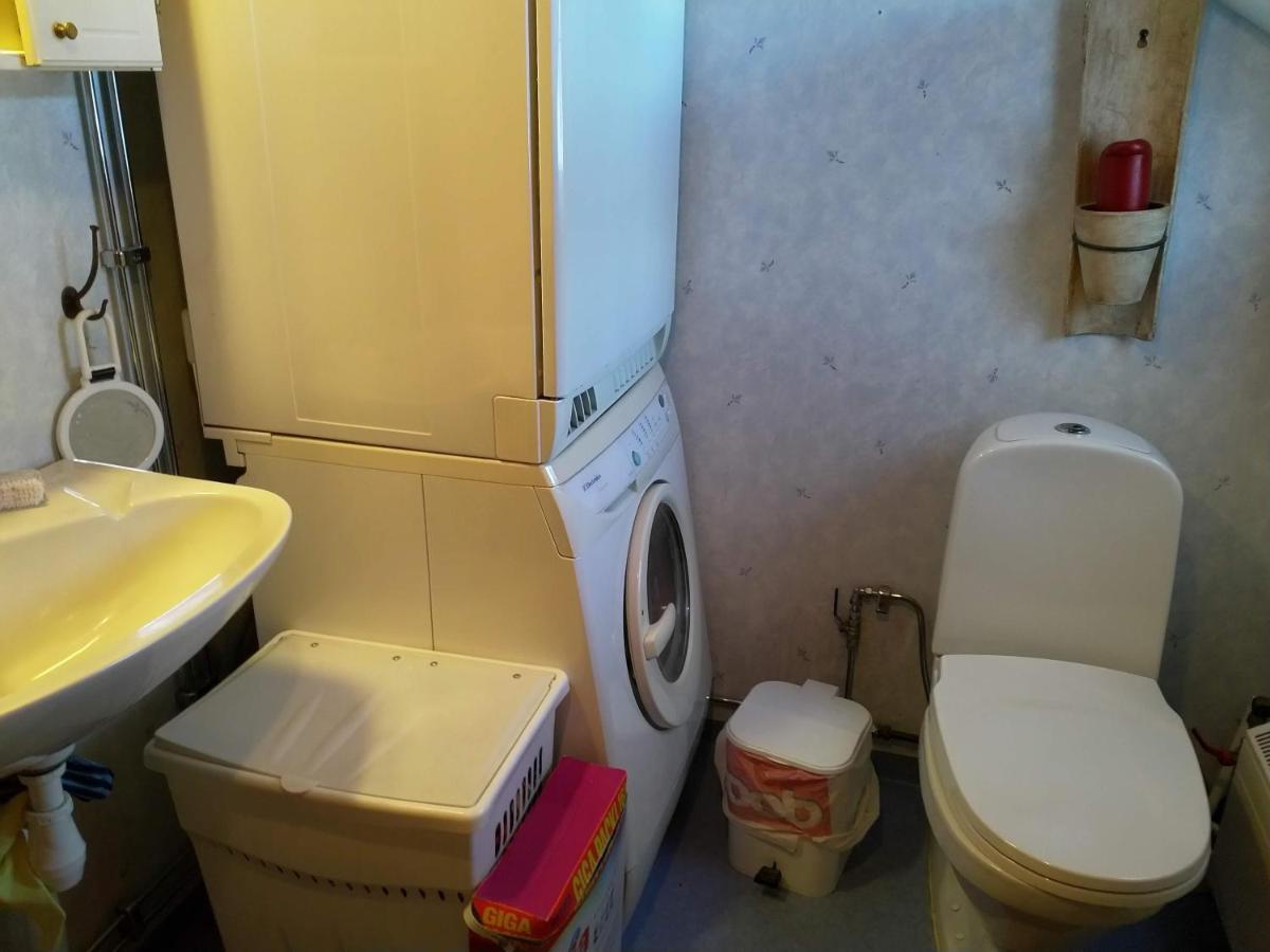 Mysig Timmerstuga Vid Sjoen Bjoerken 34 Roennsudden 格兰耶德 外观 照片